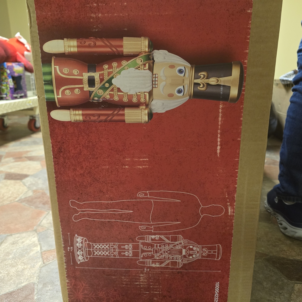 6 FT LED NUTCRACKER!!! Festive Nutcracker Soldier Decor - Red and Gold